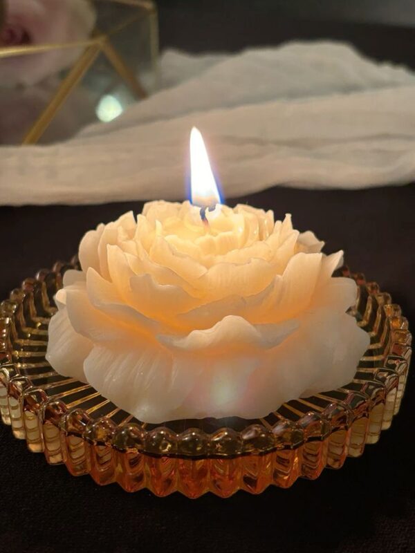 Handmade Peony Flower Candles in soft, pastel shades, crafted from eco-friendly soy wax — perfect for decorating or gifting.