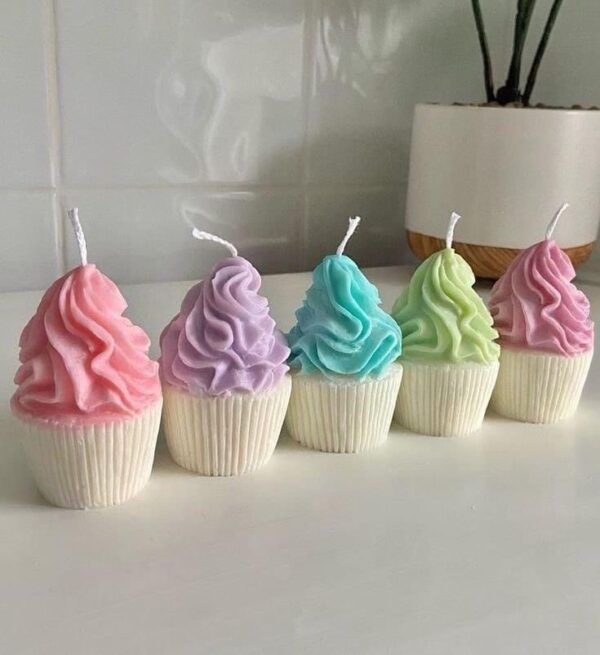 Handmade Cupcake Candle with frosting-like detailing, crafted from eco-friendly soy wax — perfect for décor, birthdays, and gifting.